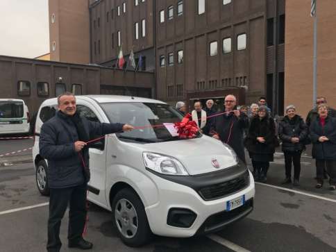 Consegna auto FNP e ANTEAS Lombardia per trasporto anziani Marche 