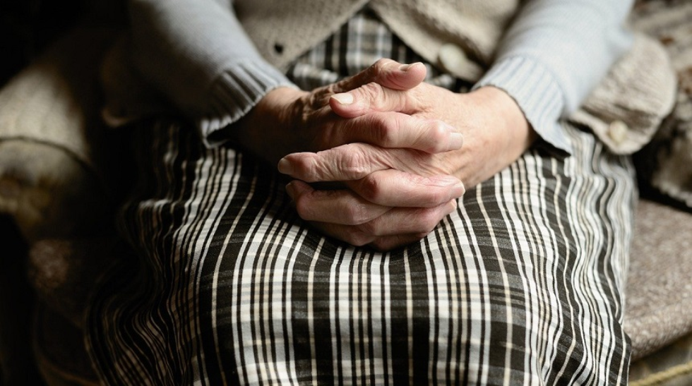 Anziani a rischio: RSA, Covid e solitudine 