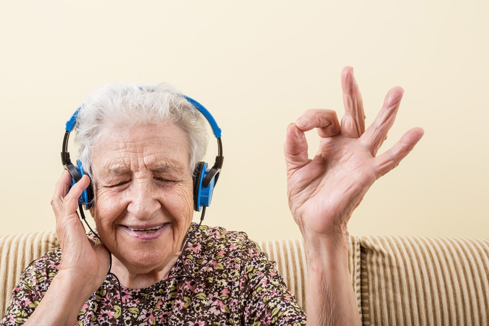 Musica e parole: appuntamento con la musicoterapia al Caffè Alzheimer